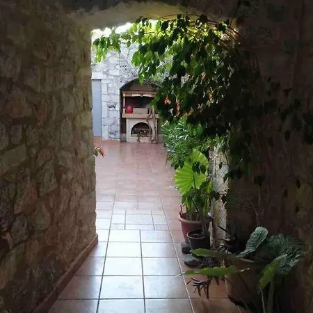 Lejlighed Stone, Everything.. Areopoli